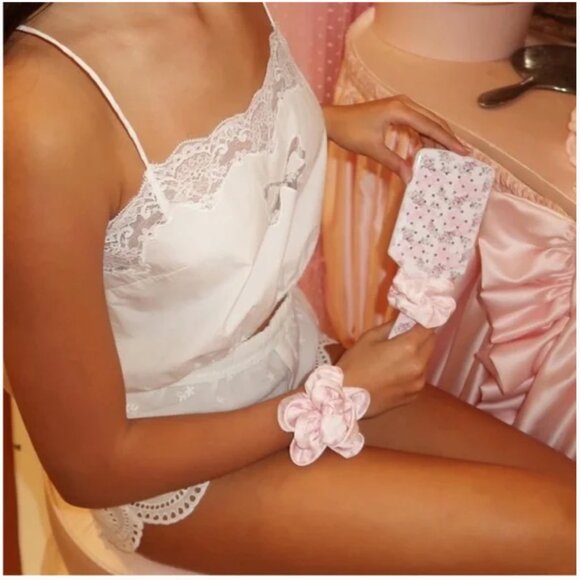 NWT LoveShackFancy Wet Brush ROSA BEAUX Paddle Hair Detangler - Picture 7 of 14